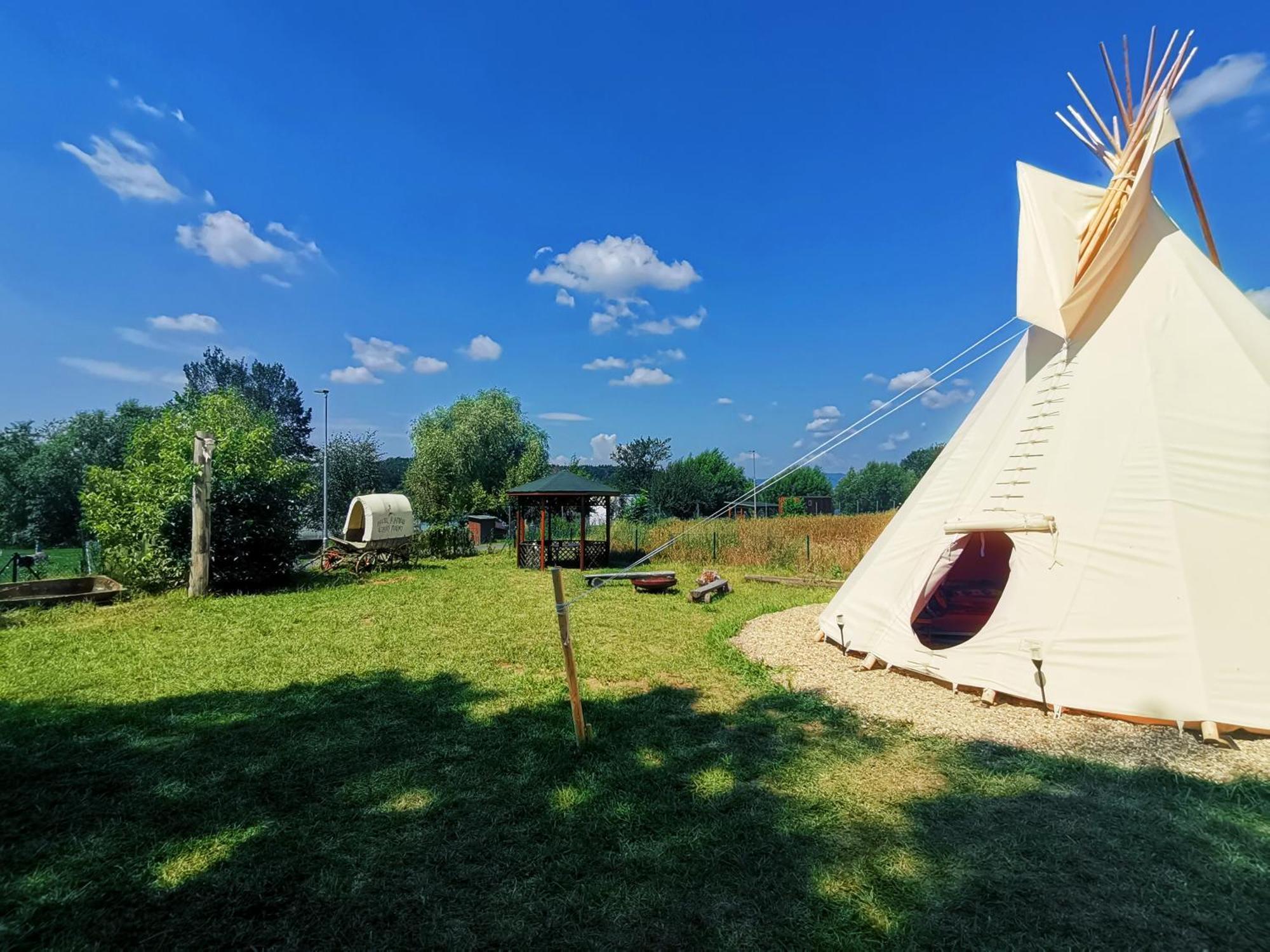 Teepee Camp Lounky Ξενοδοχείο Chodouny Εξωτερικό φωτογραφία